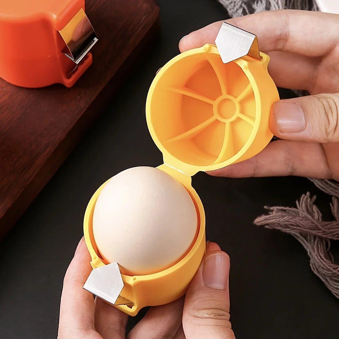 Quick Egg Shell Opener – Portable Kitchen Egg Cracker Tool